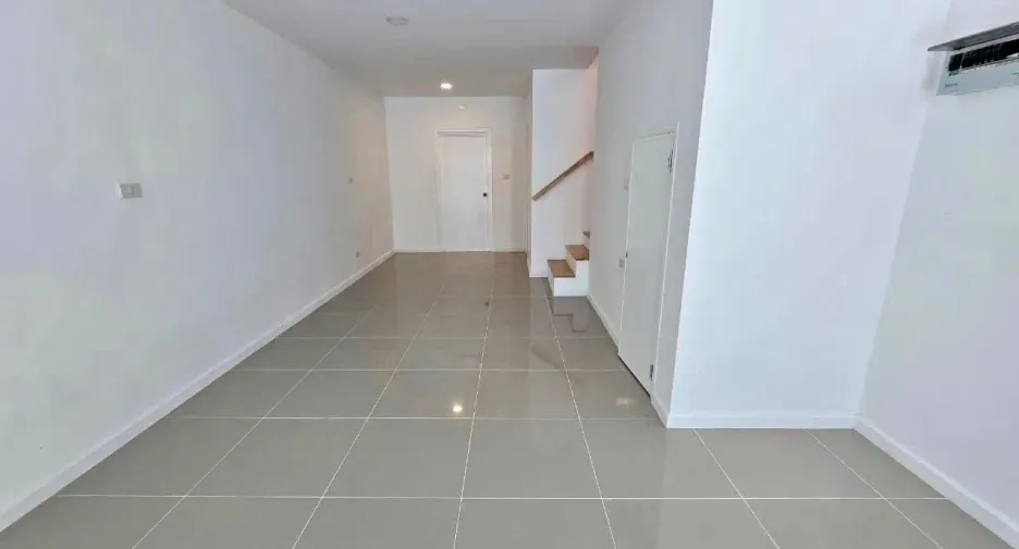 À vendre 2 chambres maison de ville à Mueang Nakhon Ratchasima, Nakhon Ratchasima