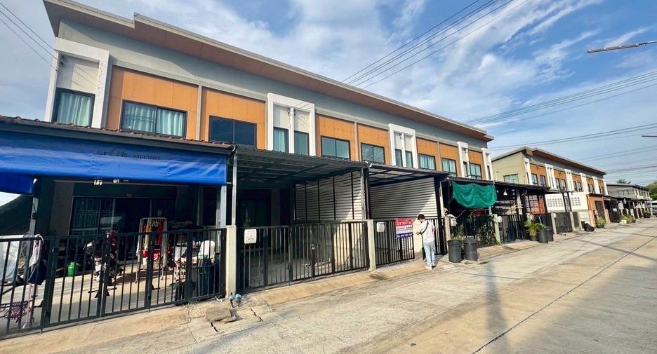 Reihenhaus zum Kauf mit 2 Zimmer in Mueang Nakhon Ratchasima, Nakhon Ratchasima