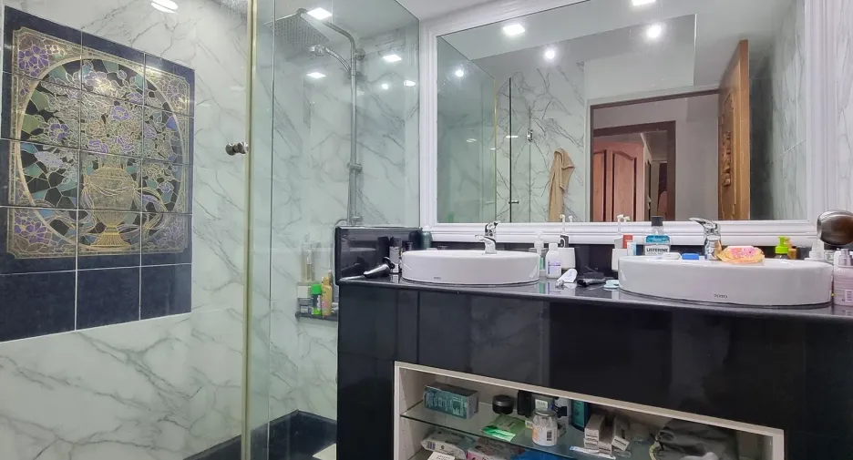 For sale 2 bedrooms condo 