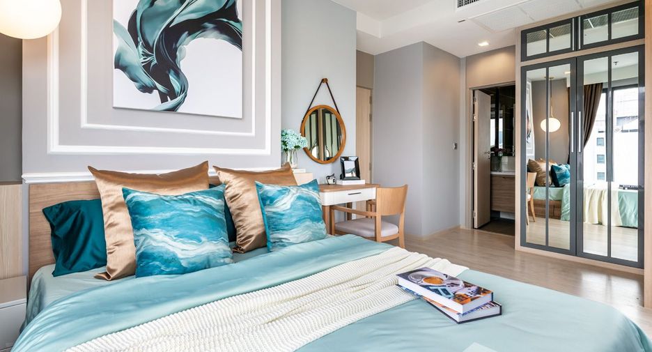 For rent 2 bedrooms condo in Watthana, Bangkok