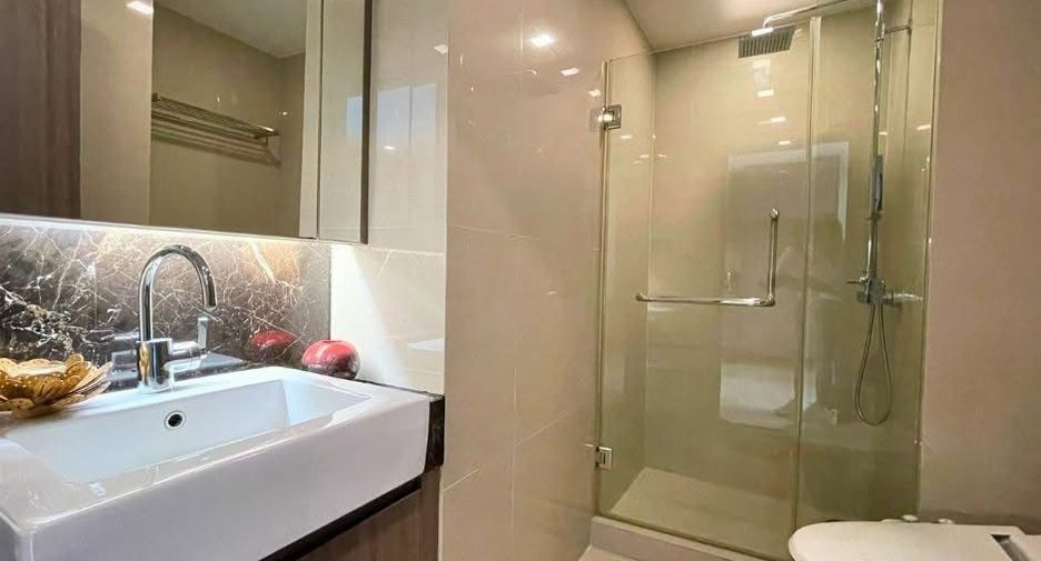 For rent 1 bed condo in Watthana, Bangkok