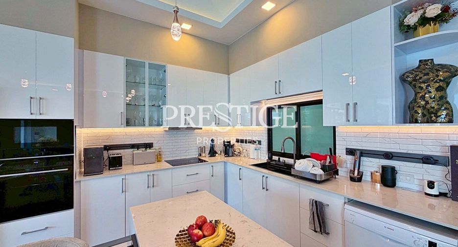 Haus zum Kauf mit 4 Zimmer in Bang Lamung, Chonburi