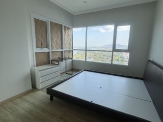 Condo en venta de 2 habitaciones en Si Racha, Chonburi