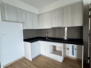 Condo en venta de 2 habitaciones en Si Racha, Chonburi