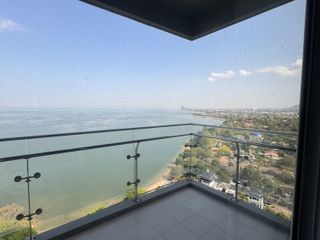 Condo en venta de 2 habitaciones en Si Racha, Chonburi