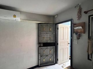 Casa adosada en venta de 2 habitaciones en Mueang Samut Prakan, Samut Prakan