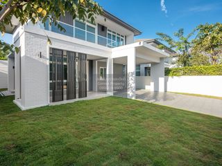 For sale 4 bedrooms house in Mueang Nonthaburi, Nonthaburi