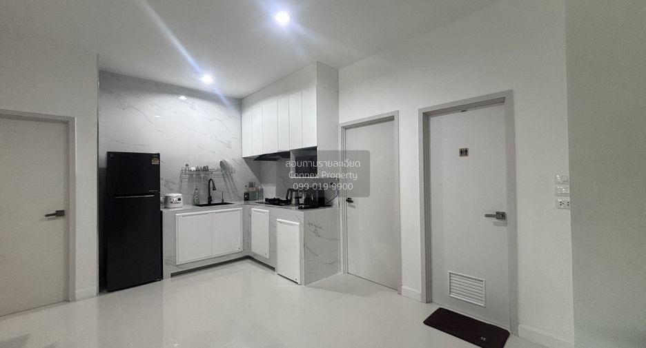 For sale 4 bedrooms house in Bang Khun Thian, Bangkok