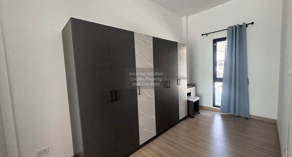For sale 4 bedrooms house in Bang Khun Thian, Bangkok