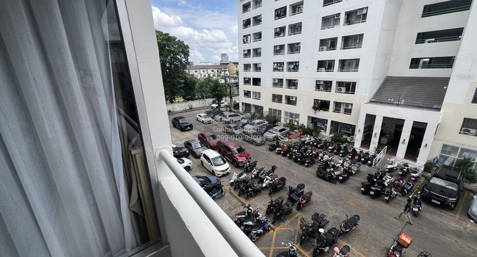For sale 1 bed condo in Bang Kapi, Bangkok