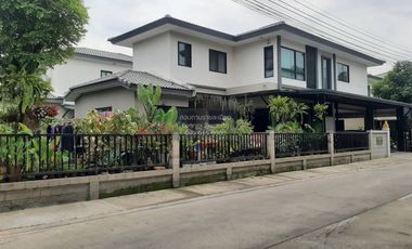 For sale 5 bedrooms house in Khlong Sam Wa, Bangkok
