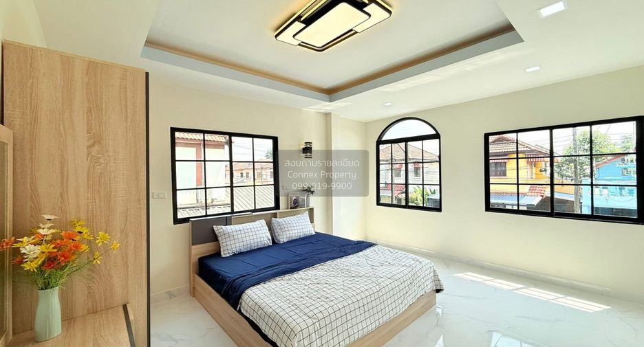 For sale 3 bedrooms townhouse in Khlong Sam Wa, Bangkok