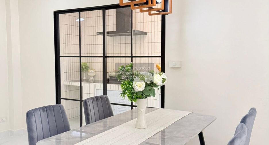 For sale 3 bedrooms townhouse in Khlong Sam Wa, Bangkok