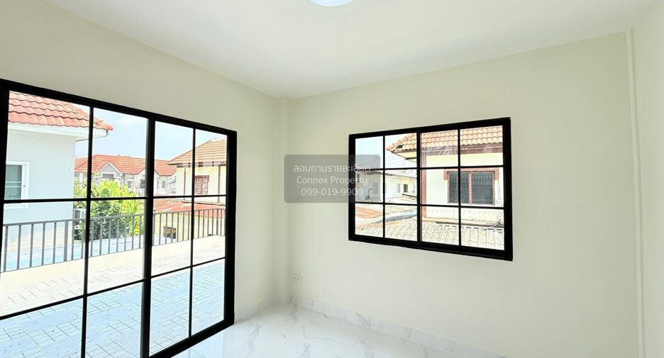 For sale 3 bedrooms townhouse in Khlong Sam Wa, Bangkok