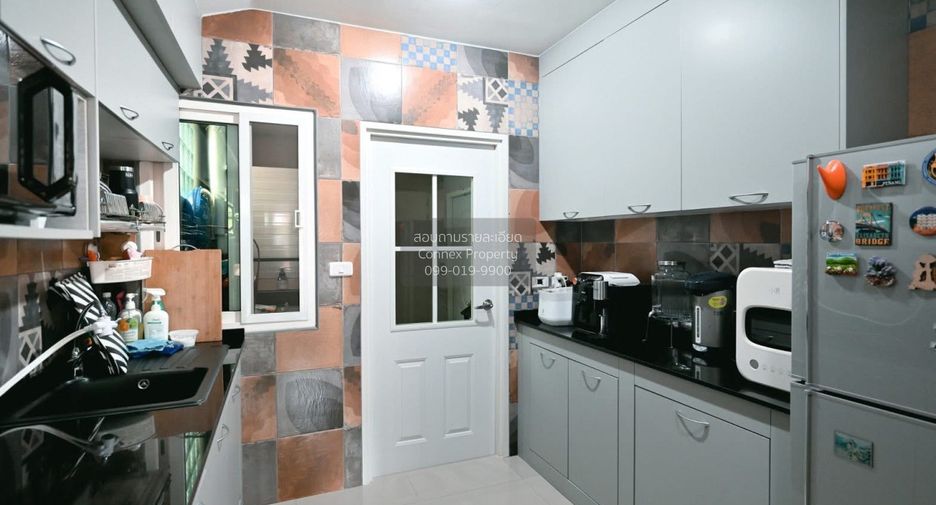 For sale 3 bedrooms house in Bang Khae, Bangkok
