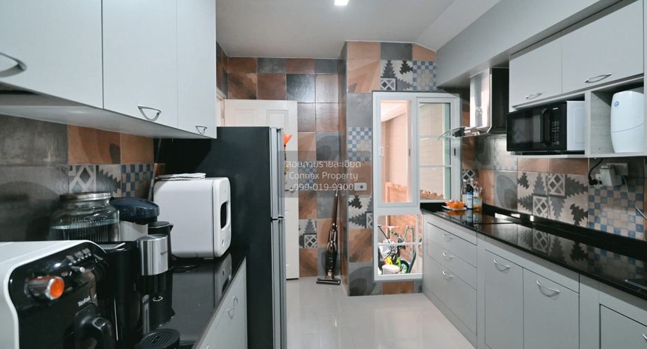 For sale 3 bedrooms house in Bang Khae, Bangkok