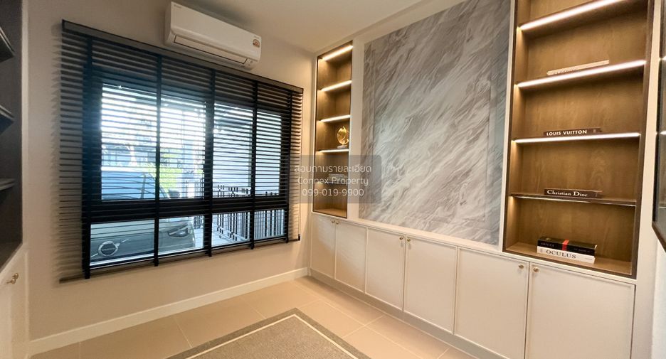 For sale 4 bedrooms house in Taling Chan, Bangkok