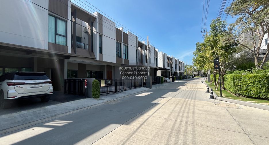 For sale 4 bedrooms house in Taling Chan, Bangkok