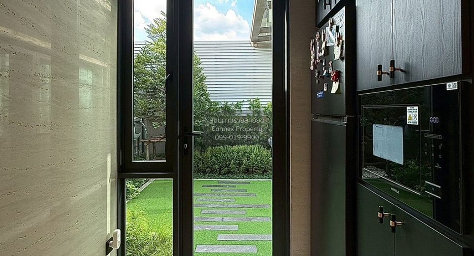 For sale 4 bedrooms house in Taling Chan, Bangkok