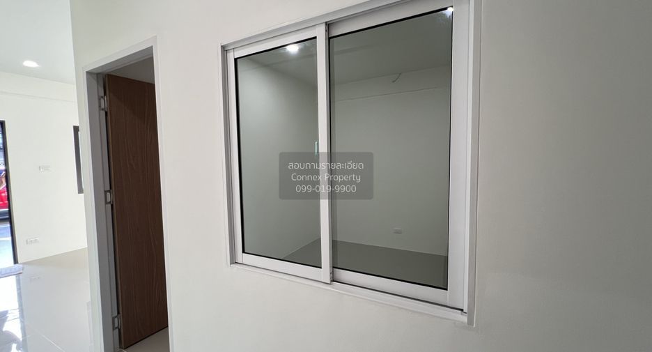 For sale 2 bedrooms townhouse in Bang Khae, Bangkok