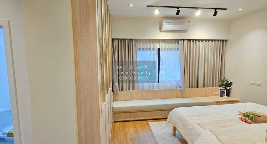 For sale 3 bedrooms townhouse in Lat Krabang, Bangkok