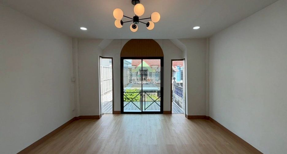 For sale 3 bedrooms townhouse in Nong Khaem, Bangkok