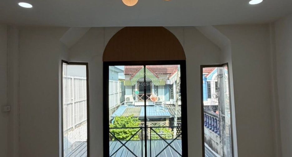 For sale 3 bedrooms townhouse in Nong Khaem, Bangkok