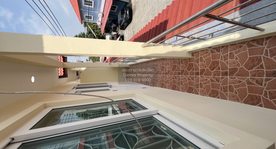 Продажа 3 спальни таунхаус в Mueang Samut Prakan, Самутпракан