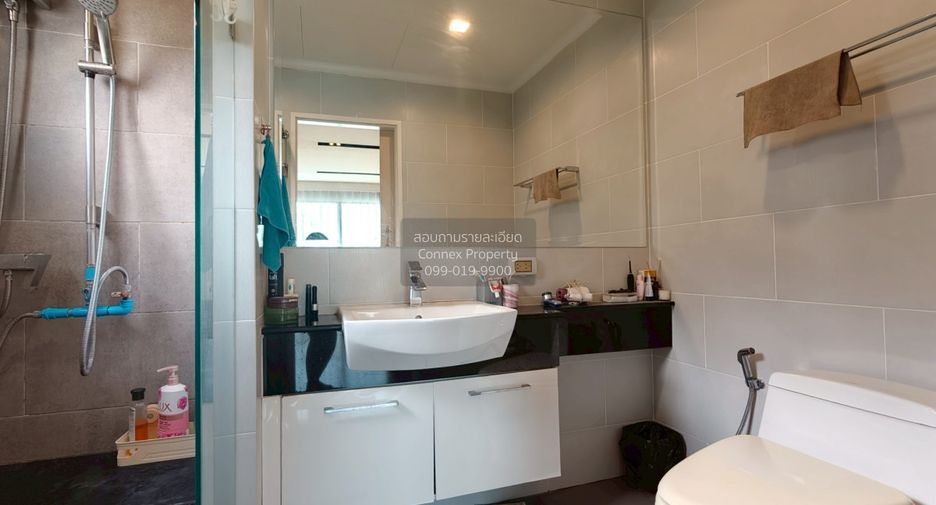 For sale 4 bedrooms house in Bang Kapi, Bangkok