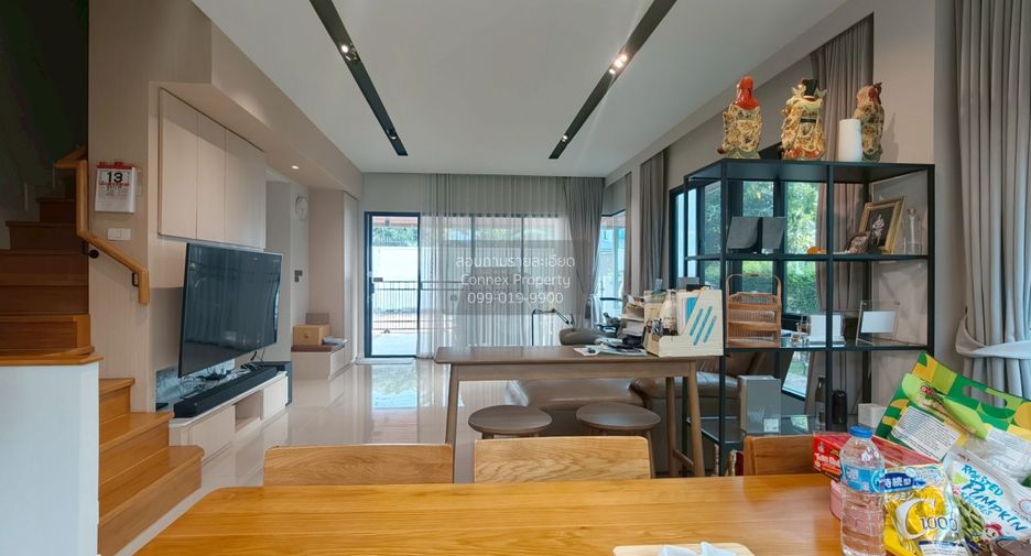 For sale 4 bedrooms house in Bang Kapi, Bangkok