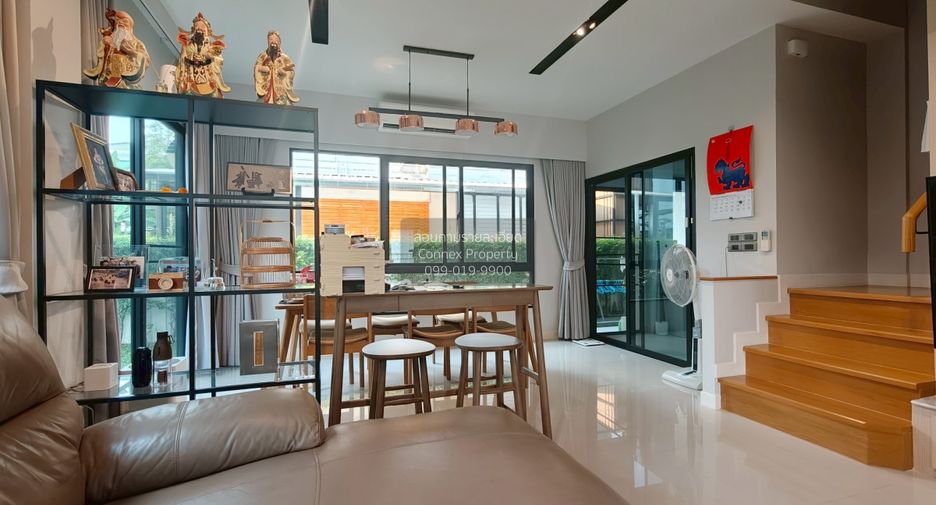 For sale 4 bedrooms house in Bang Kapi, Bangkok