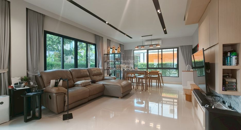 For sale 4 bedrooms house in Bang Kapi, Bangkok
