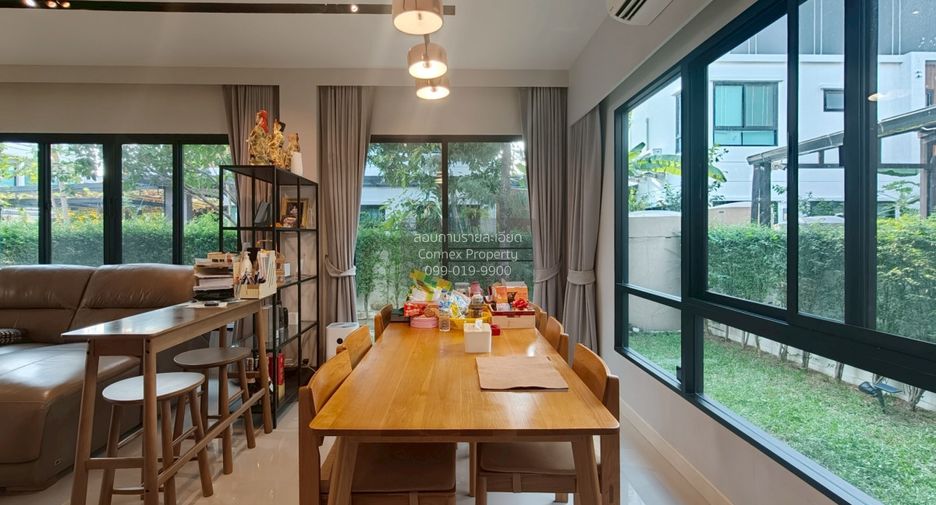 For sale 4 bedrooms house in Bang Kapi, Bangkok