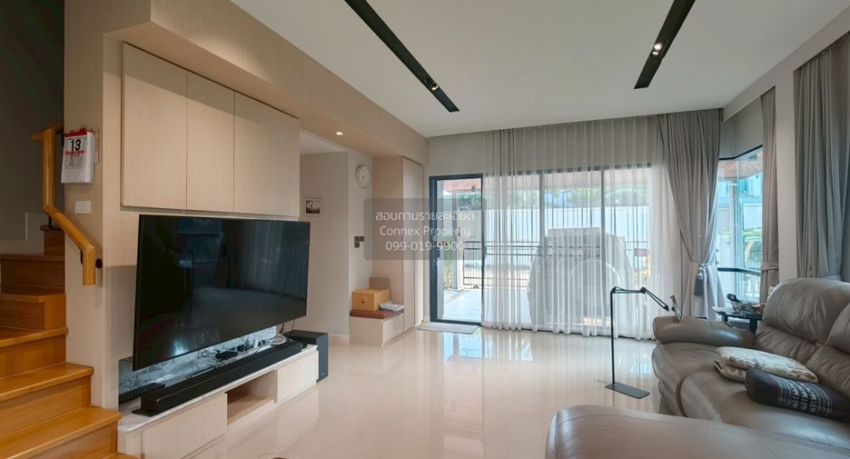 For sale 4 bedrooms house in Bang Kapi, Bangkok