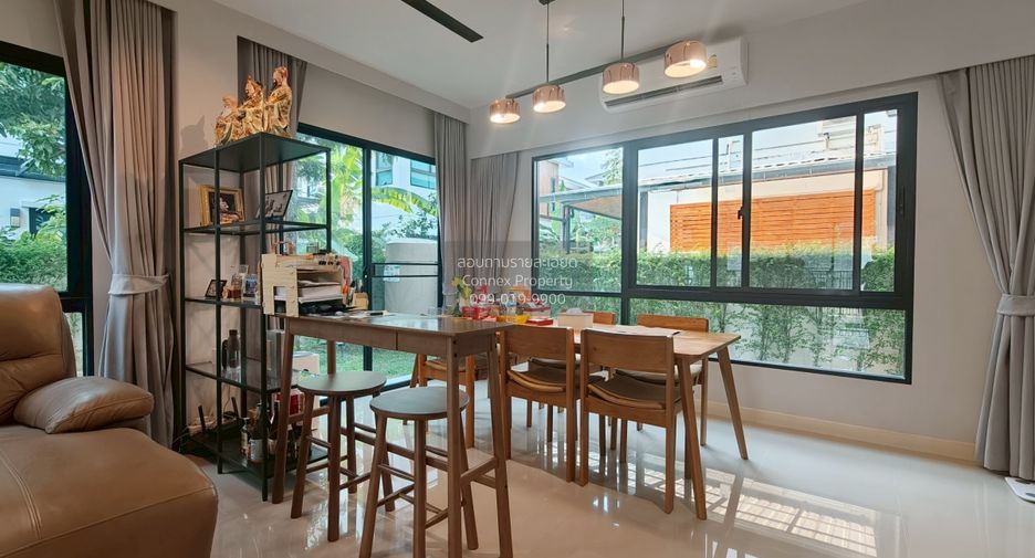 For sale 4 bedrooms house in Bang Kapi, Bangkok