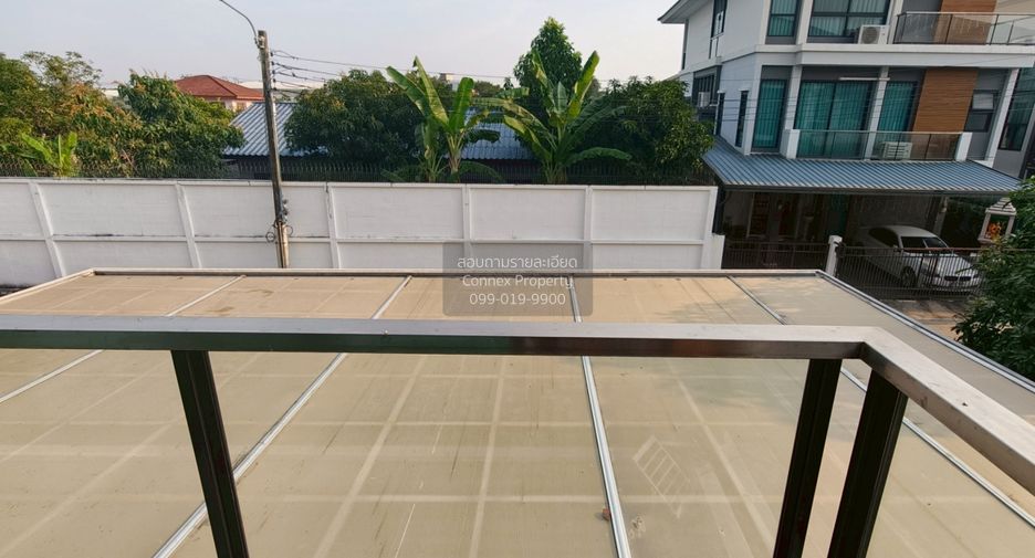 For sale 4 bedrooms house in Bang Kapi, Bangkok