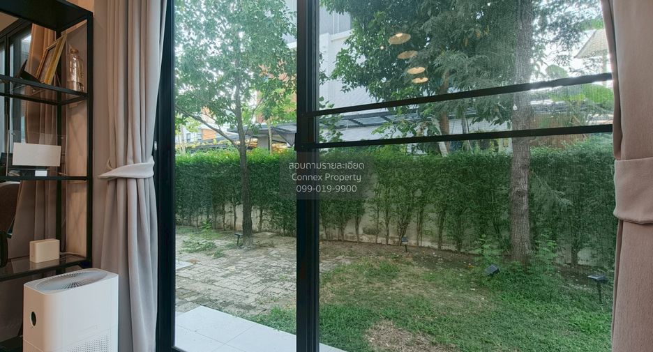 For sale 4 bedrooms house in Bang Kapi, Bangkok