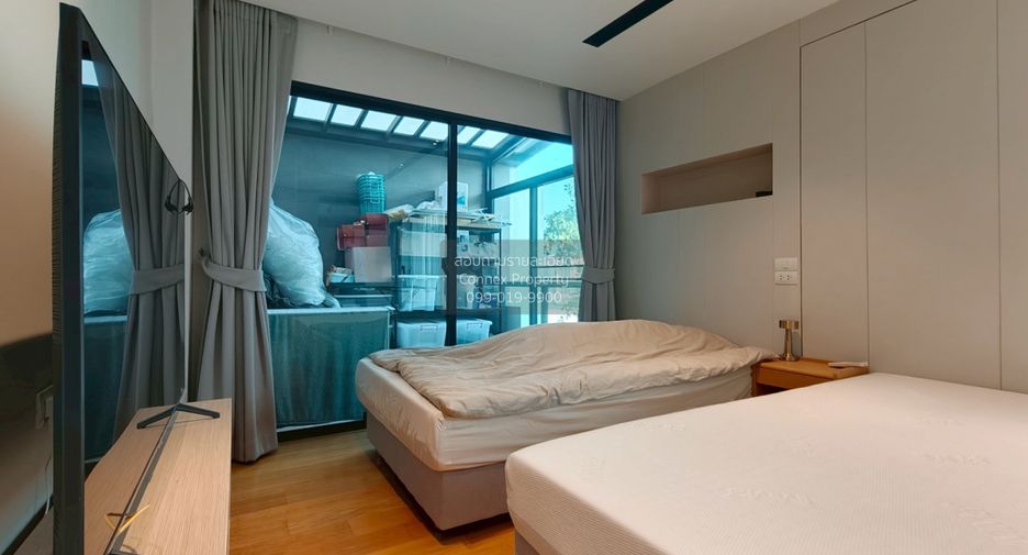 For sale 4 bedrooms house in Bang Kapi, Bangkok