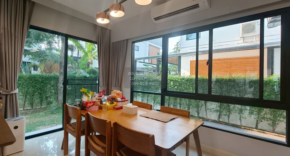 For sale 4 bedrooms house in Bang Kapi, Bangkok