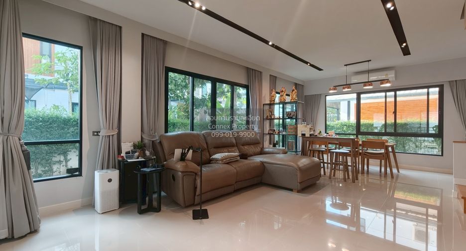 For sale 4 bedrooms house in Bang Kapi, Bangkok