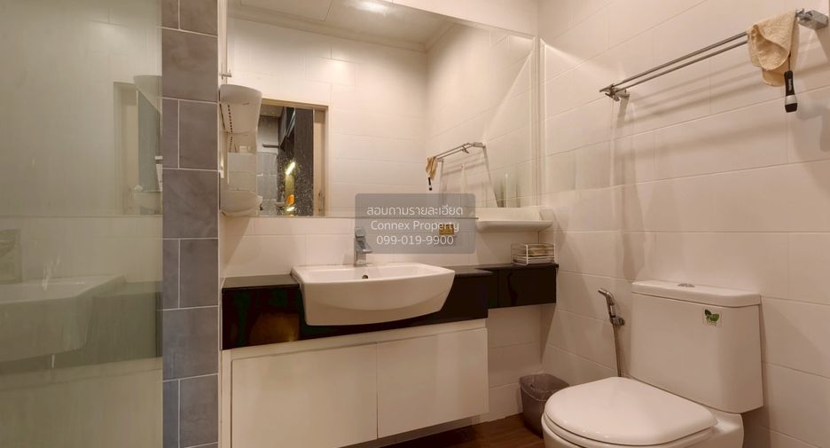 For sale 4 bedrooms house in Bang Kapi, Bangkok