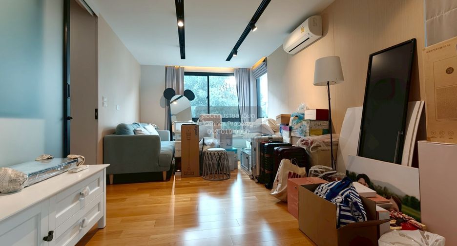 For sale 4 bedrooms house in Bang Kapi, Bangkok