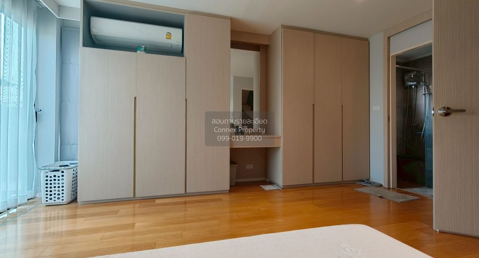 For sale 4 bedrooms house in Bang Kapi, Bangkok