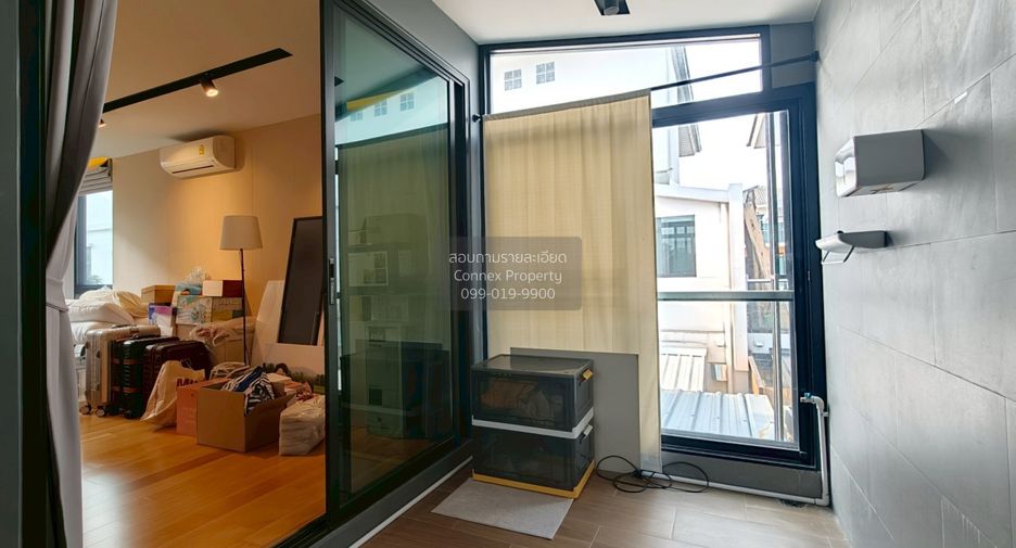 For sale 4 bedrooms house in Bang Kapi, Bangkok