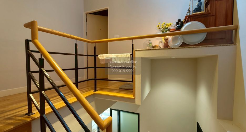 For sale 4 bedrooms house in Bang Kapi, Bangkok
