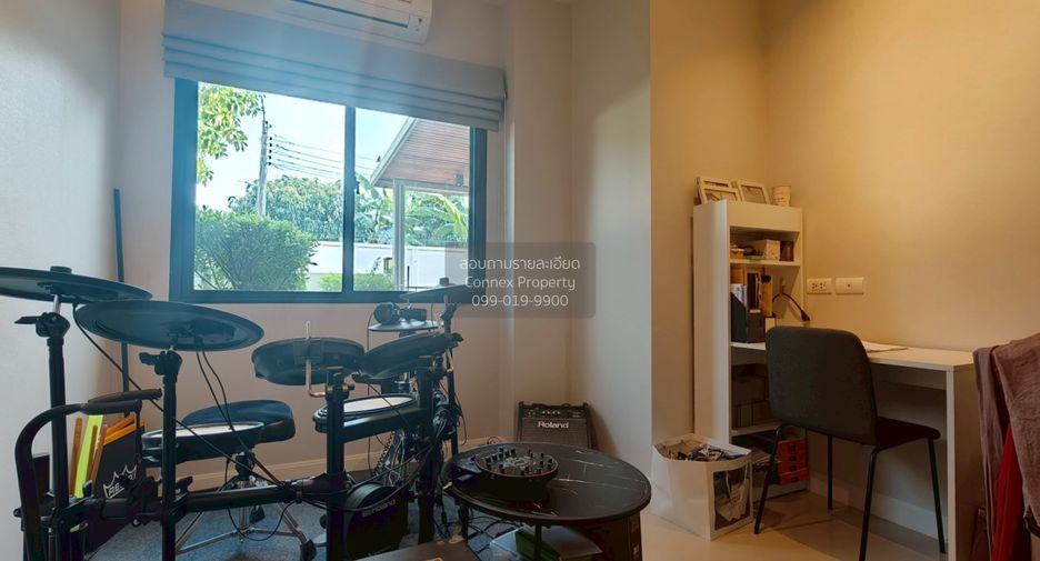 For sale 4 bedrooms house in Bang Kapi, Bangkok