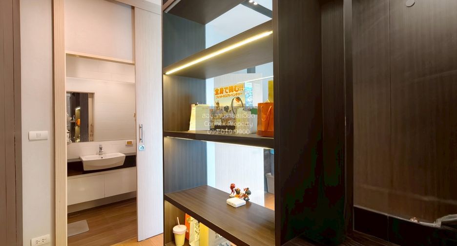 For sale 4 bedrooms house in Bang Kapi, Bangkok