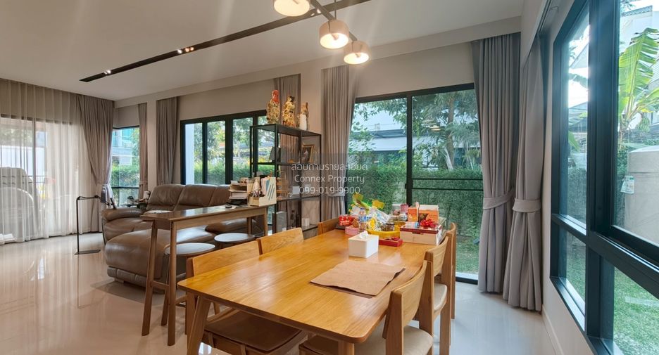 For sale 4 bedrooms house in Bang Kapi, Bangkok