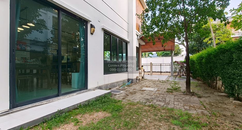 For sale 4 bedrooms house in Bang Kapi, Bangkok
