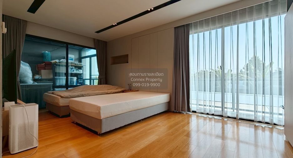 For sale 4 bedrooms house in Bang Kapi, Bangkok